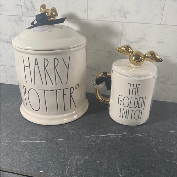 Rae Dunn Other - Rae Dunn Harry Potter canister with 1 mug set the golden snitch